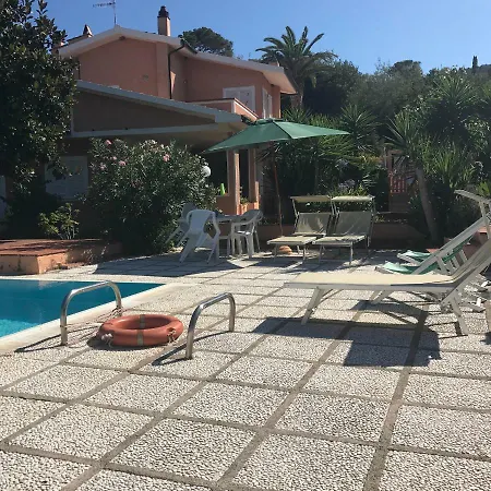 Villalara Piscina, Vista Mare Con Agevolazione Traghetti Apartment